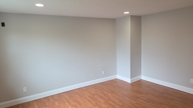 Building Photo - 43 Fottler Rd