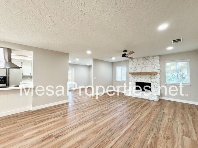 Building Photo - 7095 Lyons Ave