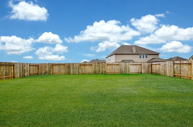 Building Photo - 3522 Willow Fin Way