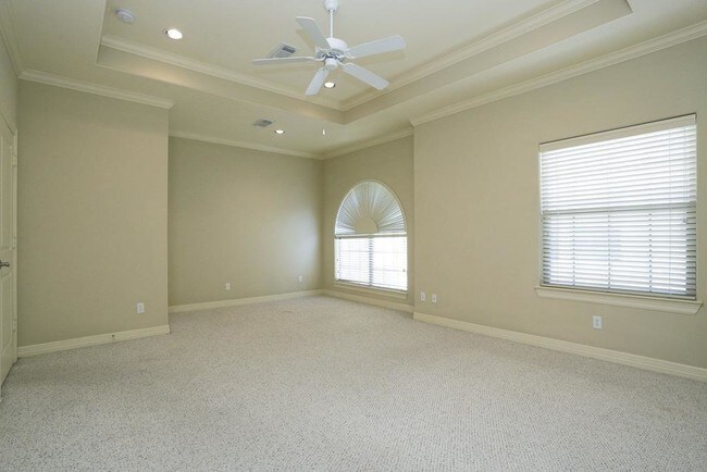 Building Photo - 2822 Helena St