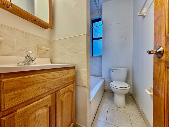 Building Photo - 79 Haven Ave