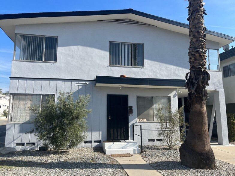 Building Photo - 10250-70 Palms