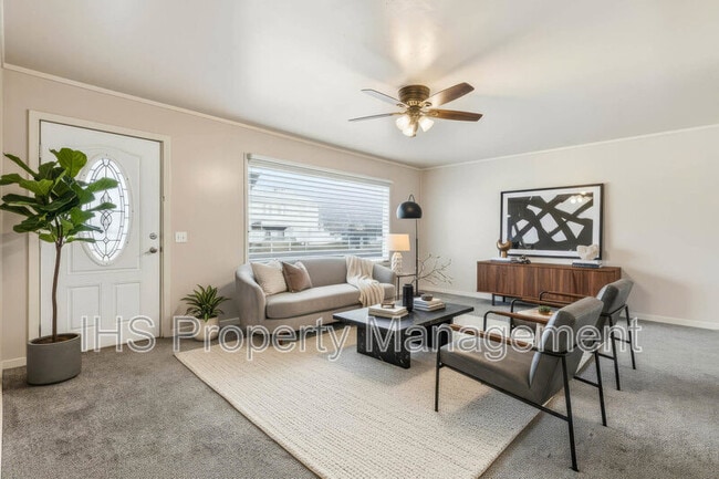 Building Photo - 1107 Thayer Dr