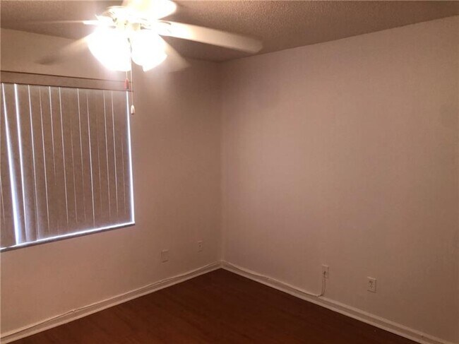Building Photo - 6756 Sienna Club Dr