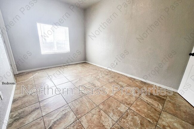 Building Photo - 1100 Cedar St