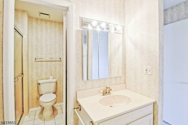Building Photo - 332C Quinton Dr