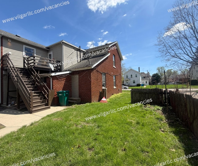 Building Photo - 1201 Maple Ave