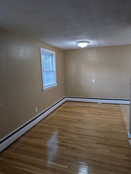 Building Photo - 246 Salem St