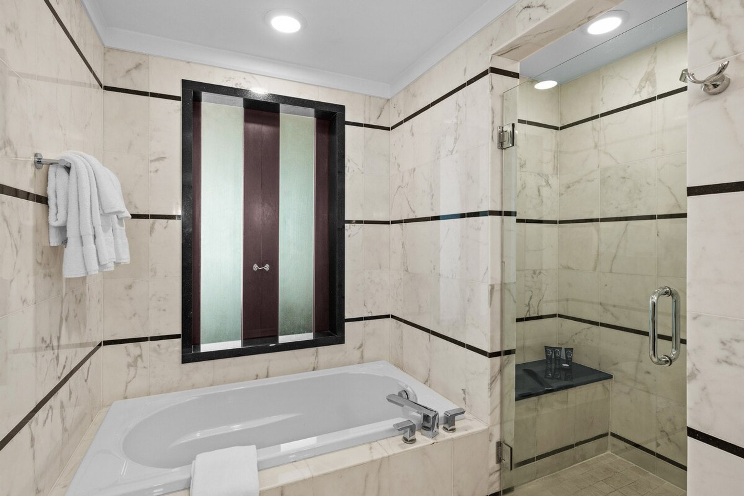 Building Photo - 4391 Collins Ave