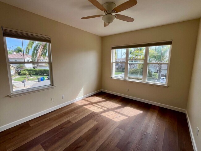 Building Photo - Carlsbad 4 bedroom Stunner on Cul-de-sac w...