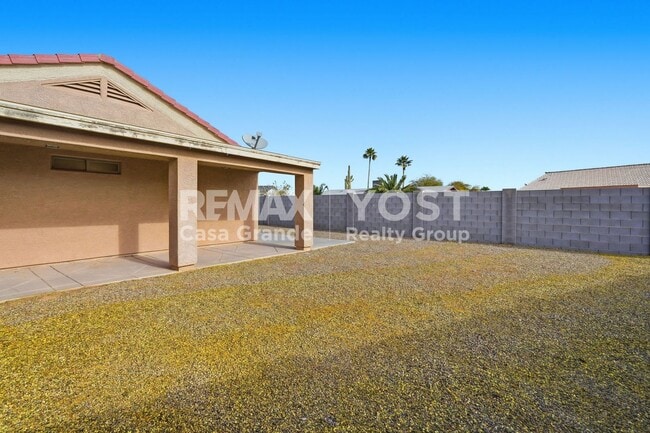 Building Photo - Bright, Open Floor Plan with Low-Maintenance Yard in Arizona City!