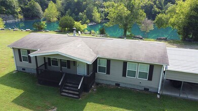 Building Photo - City Living in a Country Atmosphere