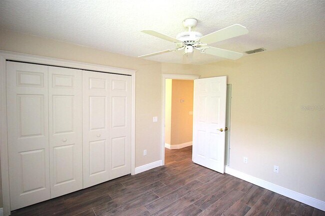 Building Photo - 20 Clarendon Ct N