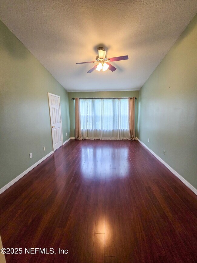 Building Photo - 7990 Baymeadows Rd