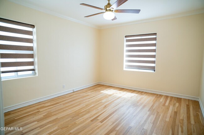 Building Photo - 1211 Mesita Dr