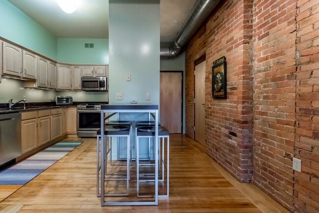 Building Photo - ALL UTILITIES INCLUDED - Furnished Downtown Portland, ME Condo w/ Parking, In-Unit Laundry, Priva...