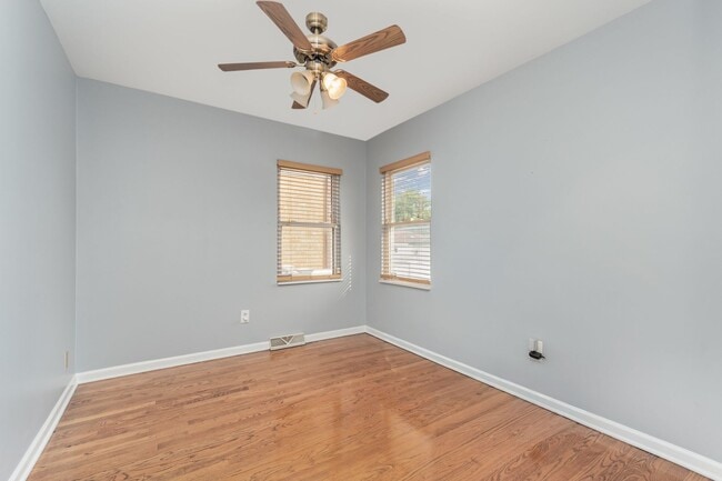 Building Photo - Ashburn 3 Bedroom