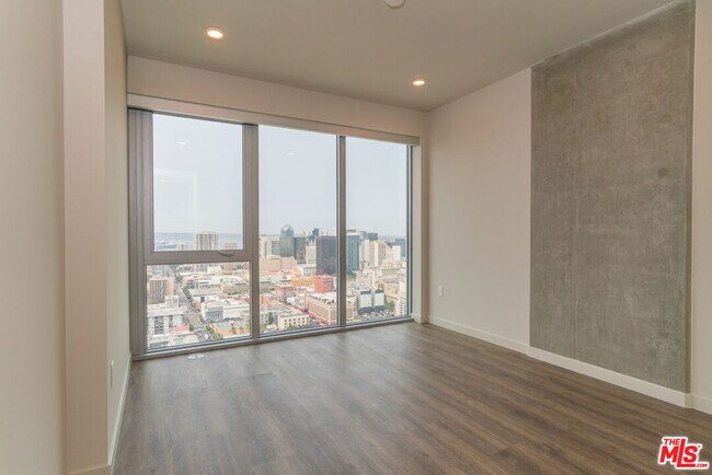 Building Photo - 601 Eleventh Ave
