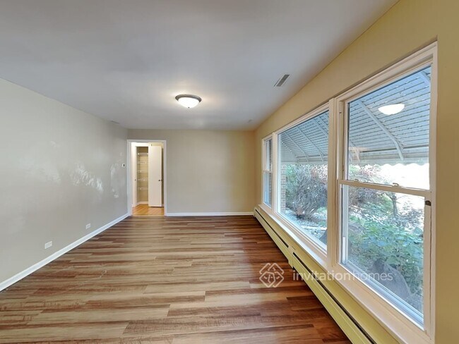 Building Photo - 3461 N Osceola Ave