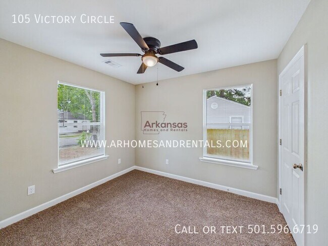 Building Photo - 105 Victory Cir