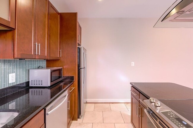 Building Photo - 3573 Warder St NW