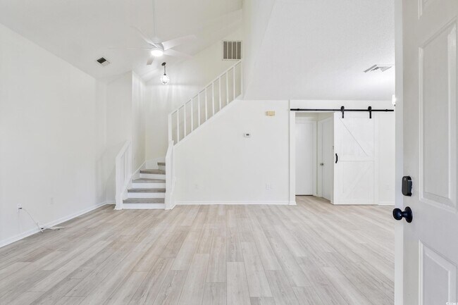 Building Photo - 2112 Brunswick Cir