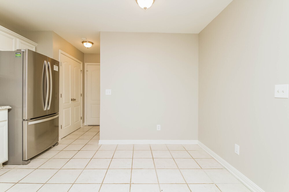 Building Photo - 5033 Singing Hills Dr