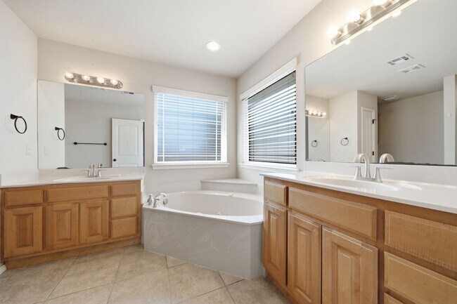 Building Photo - This well-designed home offers 3 bedrooms plus a flex room with a closet that can easily serve as...