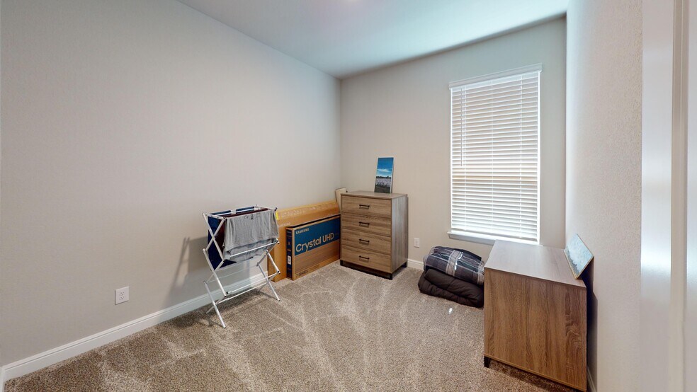 Building Photo - 817 Greenford Mnr