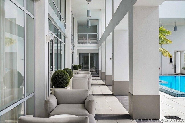 Building Photo - 155 E Boca Raton Rd
