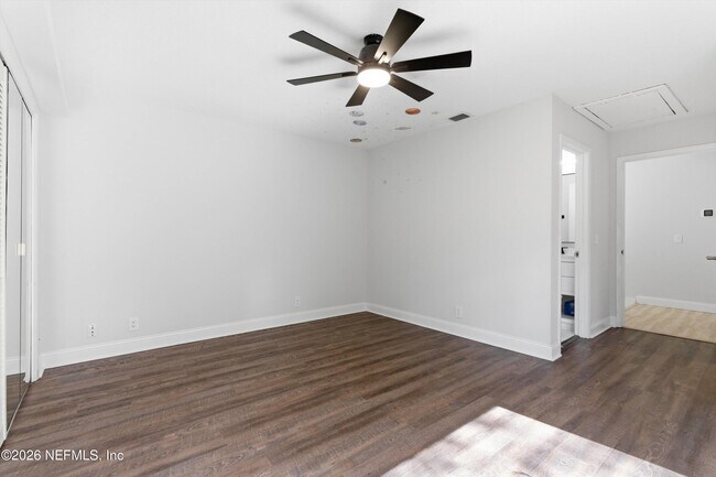 Building Photo - 10407 Big Tree Cir W