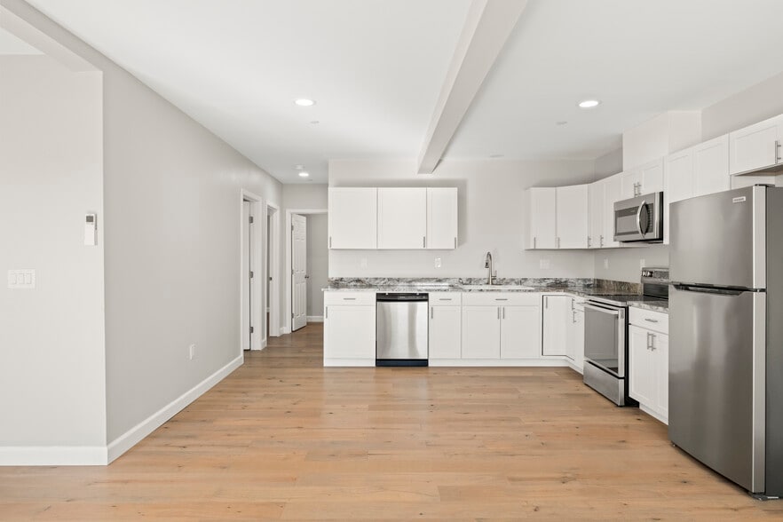 Building Photo - 812 2nd Ave N