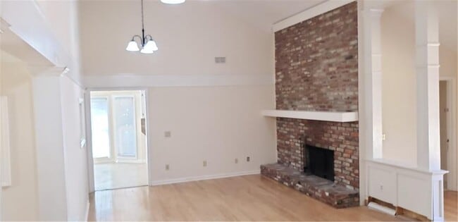 Building Photo - 4083 Deerbrook Way SW