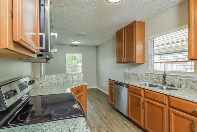 Building Photo - 1662 Sugarpine Drive