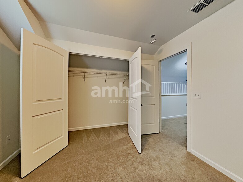 Building Photo - 4870 Beryl Dr