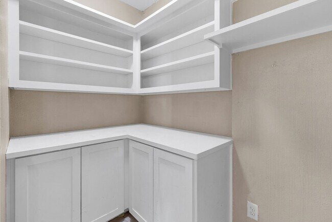 Building Photo - 16017 Congo Ln