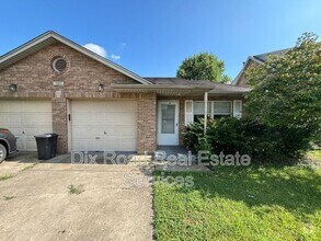 Building Photo - 983-A Pom Court