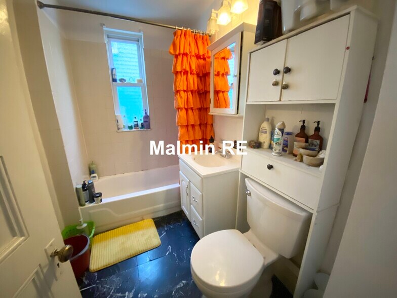 Building Photo - 34 Darling St