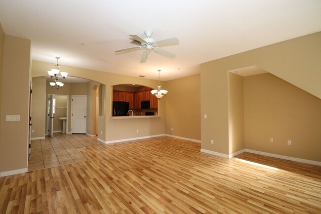 Building Photo - Townhomes in Wekiva Park 3/2.5/1 back up t...