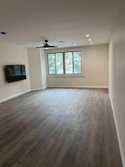 Building Photo - 1501 Front St