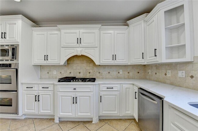 Building Photo - 7970 St Marlo Fairway Dr