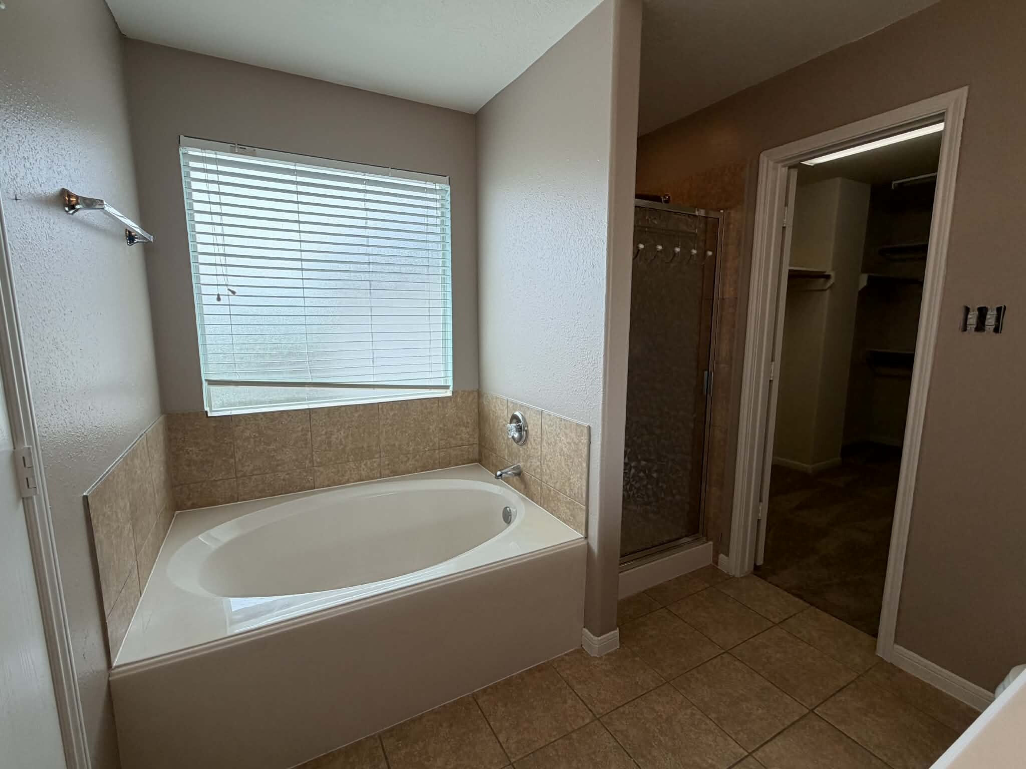 Building Photo - 9403 Sunflower Ridge Ln