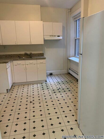 Building Photo - 208 Winthrop Rd