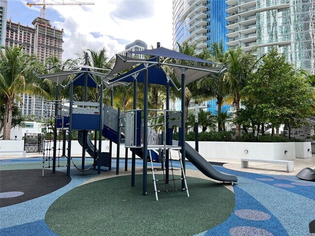 Building Photo - 851 NE 1st Ave