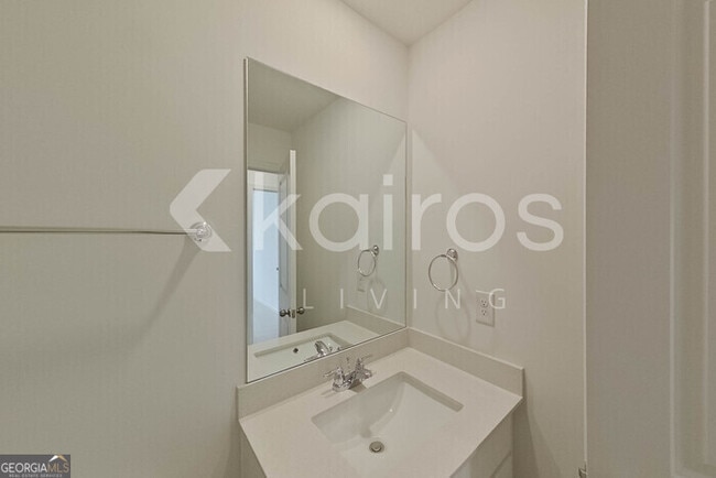 Building Photo - 208 Birch Ave