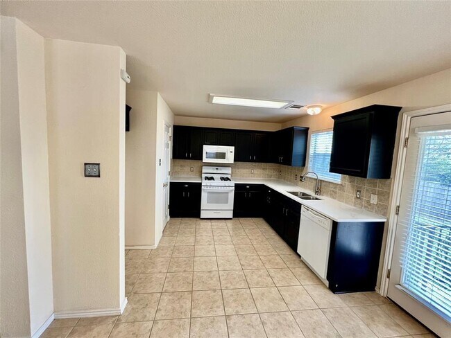 Building Photo - 11309 Los Comancheros Rd