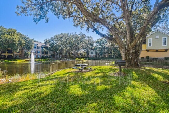 Building Photo - 10025 Courtney Palms Blvd