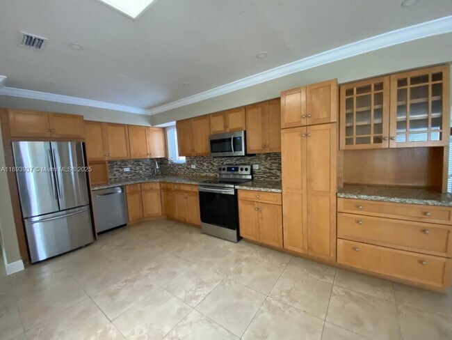 Building Photo - 3260 SW 87th Pl