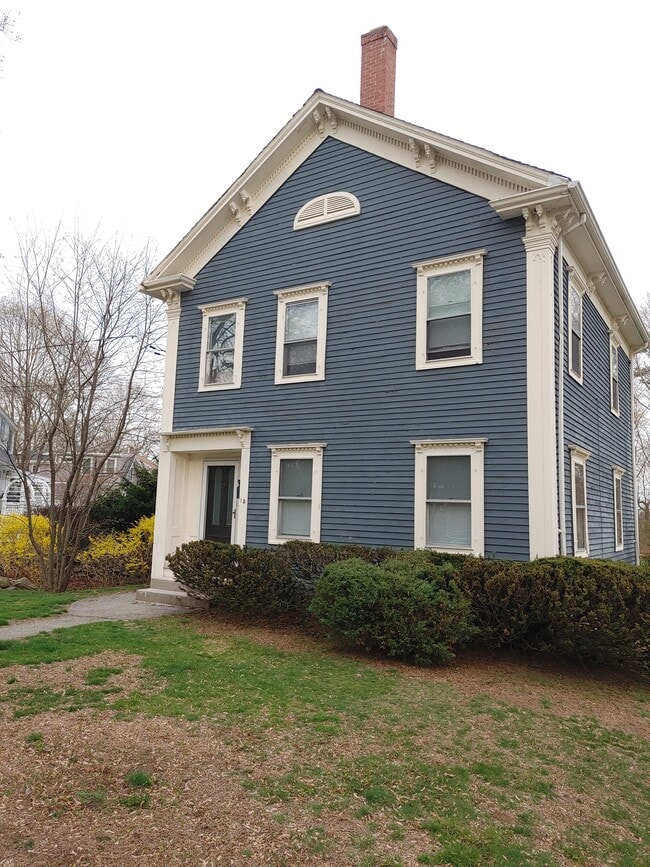 Building Photo - 15 Barstow Ave