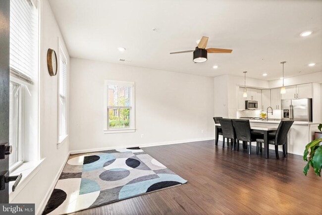 Building Photo - 12921 Sunrise Ridge Aly